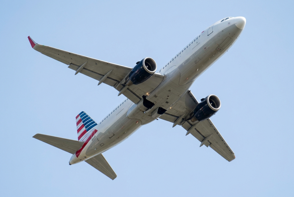 Commercial passenger airplane photographed in flig 1775158624268